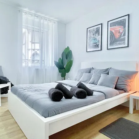 Apartment Ambiance Automobile, 100m2, De Gamme