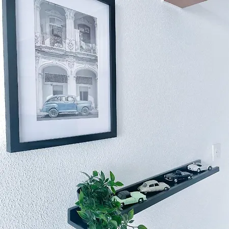Apartment Ambiance Automobile, 100m2, De Gamme *