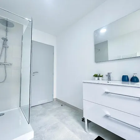 Apartment Ambiance Automobile, 100m2, De Gamme *
